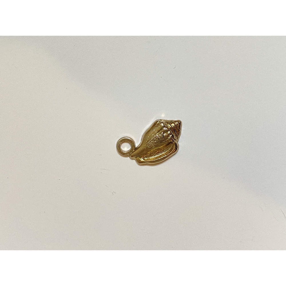 Vintage Gold Shell Charm Pendant